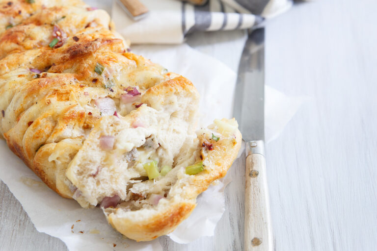 Cheesy Breakfast Pull-Apart Bread
