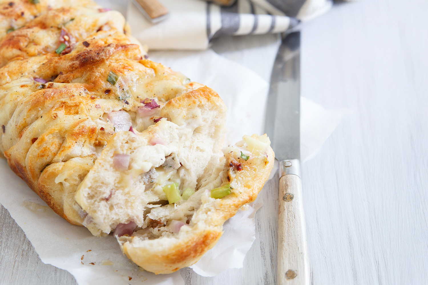 Cheesy Breakfast Pull-Apart Bread