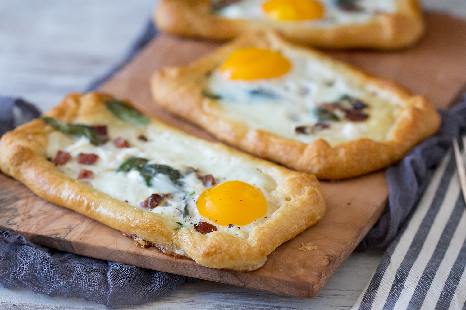Goat Cheese and Bacon Breakfast Flatbreads