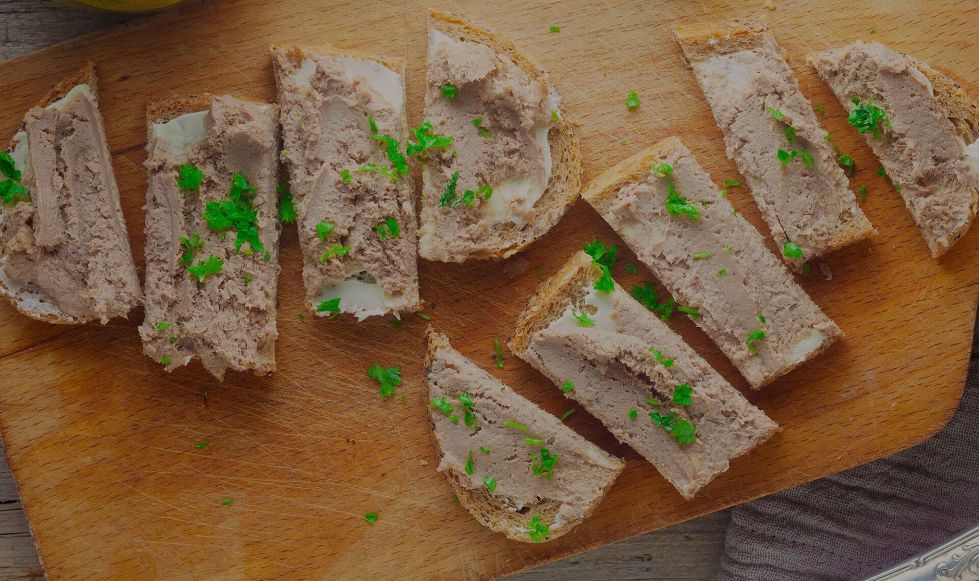 Bread,With,Cream,And,Gherkin