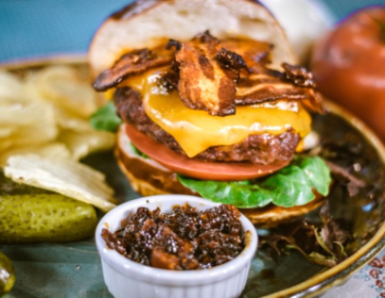 bacon cheeseburger with bacon jam