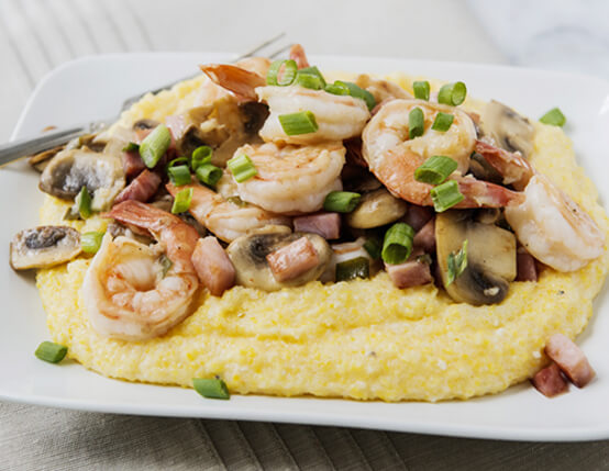 Shrimp and grits with ham