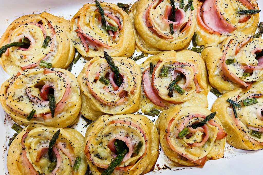 Canadian Bacon Crescent Roll Ups, Brunch, Party, or Snack — These Roll Ups Deliver