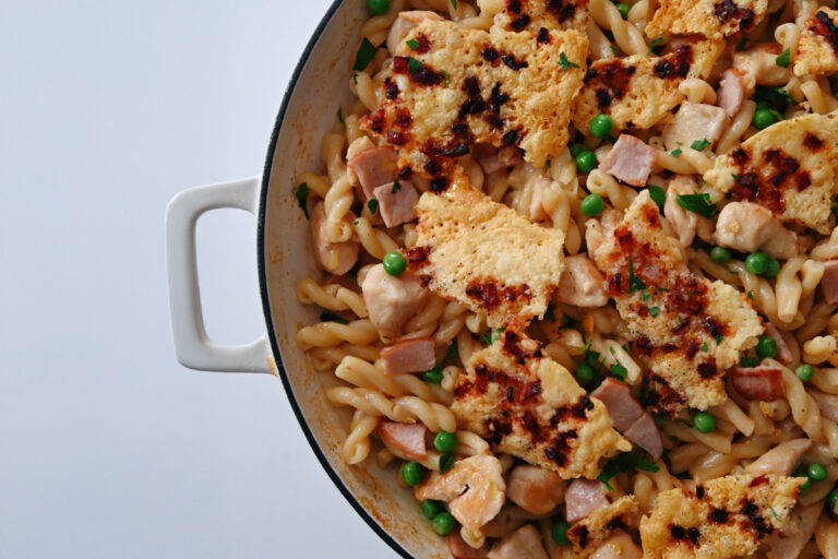 One Pot Chicken Cordon Bleu Pasta, Family-Friendly Pasta with Smoky Canadian Bacon and Creamy Sauce
