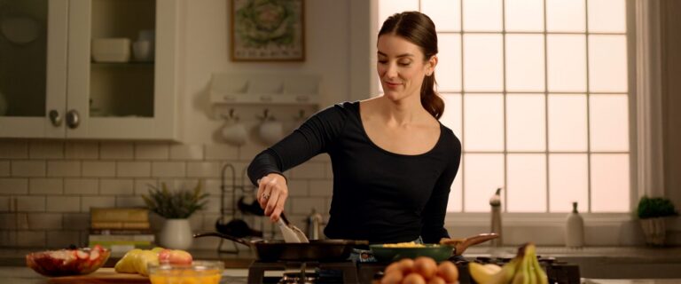 Lisa Caras cooking in the kitchen, 20 grams of protein