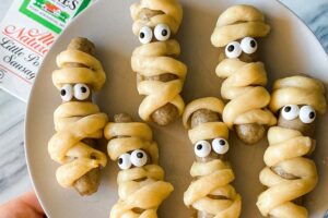 Mummy Wrapped Sausages, Easy Halloween Recipes, Sausage Mummies for Halloween