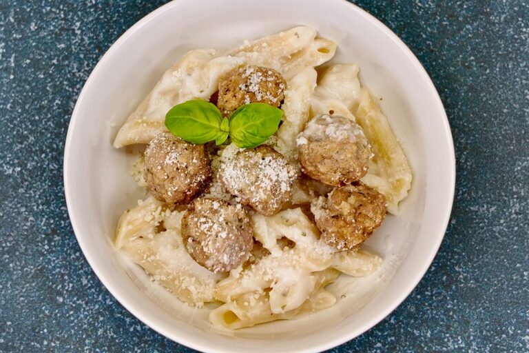 Penne Pasta Alfredo with Chicken Meatballs, Jones Dairy Farm Chicken Meatballs, School Recipes, Foodservice Recipes, Child Nutrition, CN Recipes
