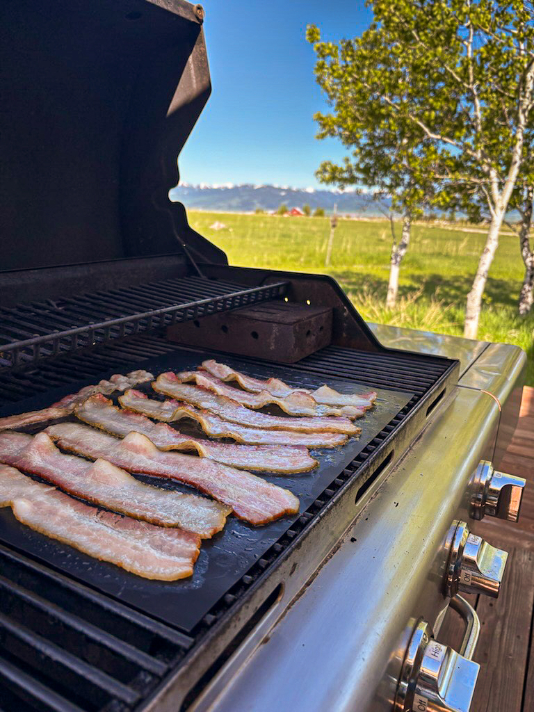 How to grill bacon, bacon on the grill, grilling bacon