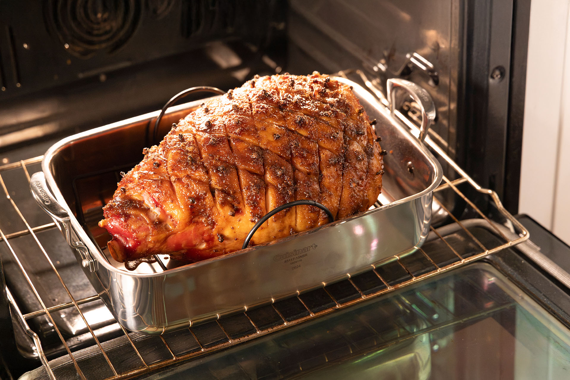 Why Jones Dairy Farm Ham is the Top Choice for Foodservice and Catering, foodservice ham, catering ham, glazed ham foodservice, carving station ham