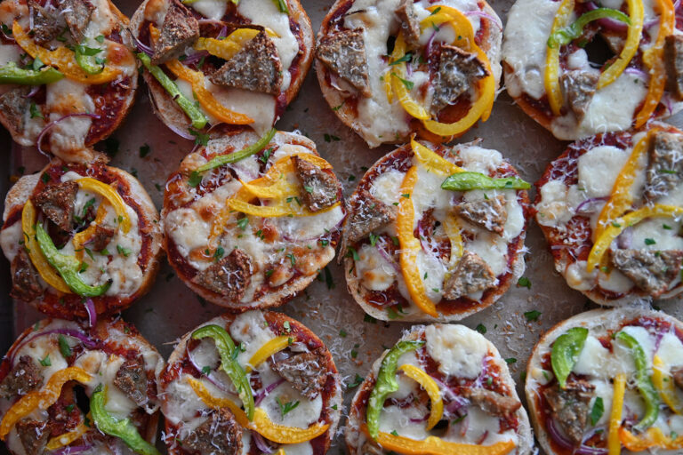 Sausage Pepper Pizza Bagels, Easy Dinner, Easy Pizza Bagels