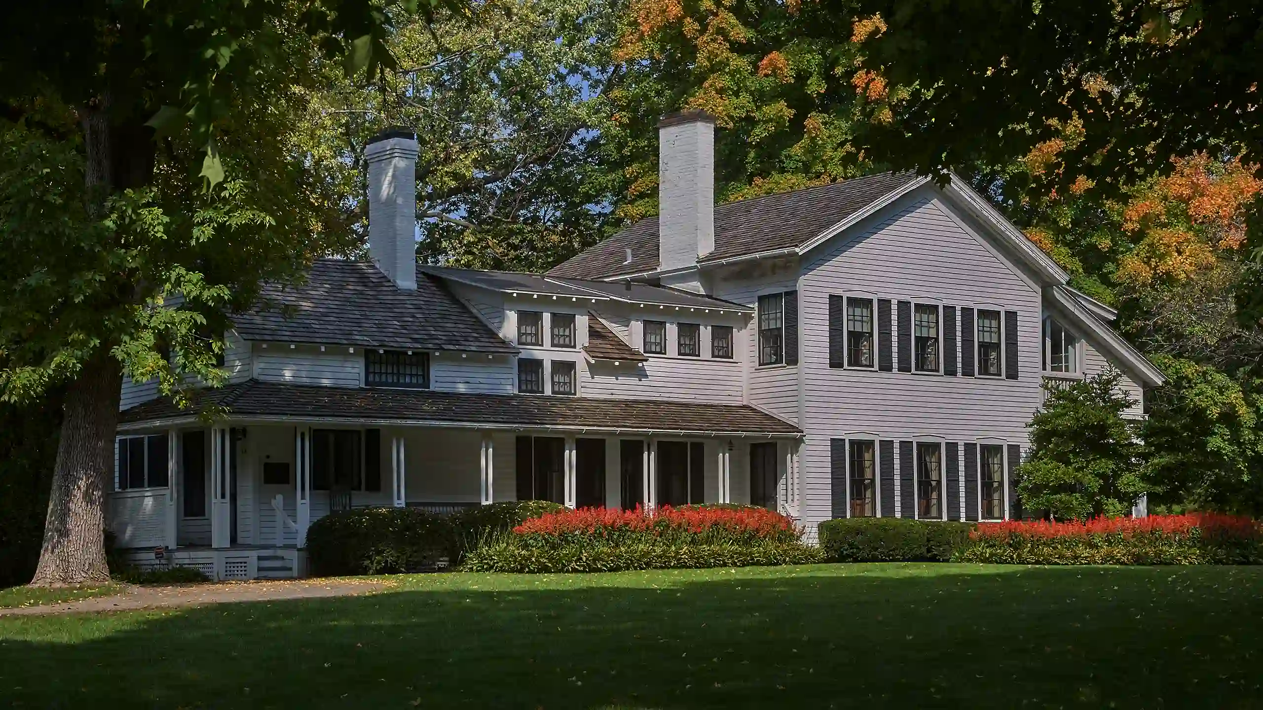 2:00 PMClaude responded: The historic Jones Dairy Farm farmhouse in Fort Atkinson, Wisconsin, surrounded by mature trees and landscaped grounds in early fallThe historic Jones Dairy Farm farmhouse in Fort Atkinson, Wisconsin, surrounded by mature trees and landscaped grounds in early fall